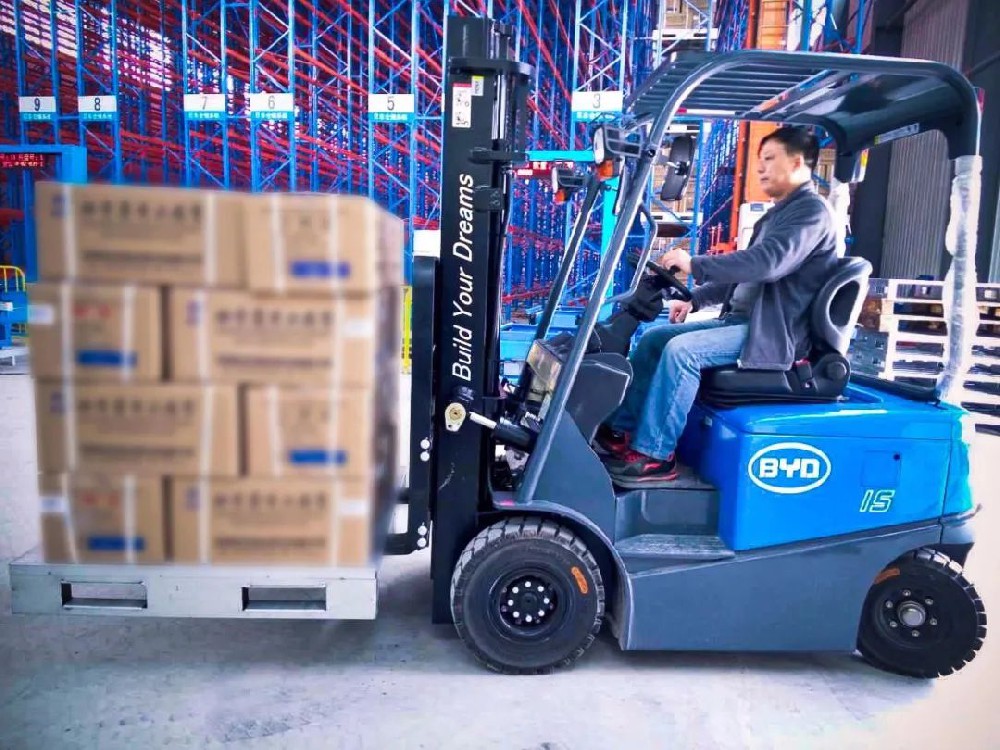“智”在必行，比亞迪叉車打造“向上、向善”搬運新未來